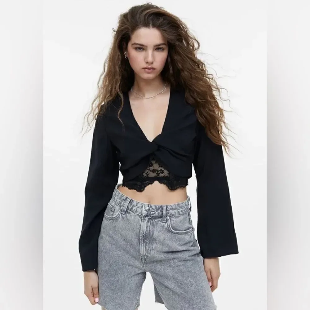 New Divided H&M Crop Top